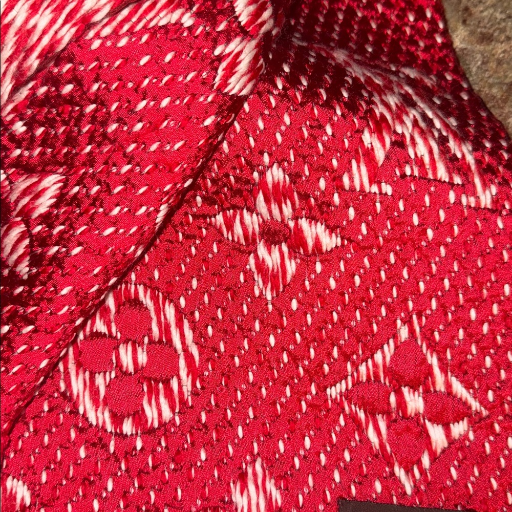 Louis Vuitton Red and White Logo Scarf - Picture 5 of 11